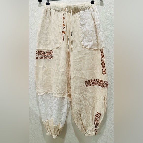 POL Cream Wide-Leg Pants with Rust Embroidery - Picture 5 of 7